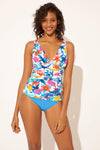 Rossy is wearing a 6 suit, she has a 34” bust and a 25" waist.